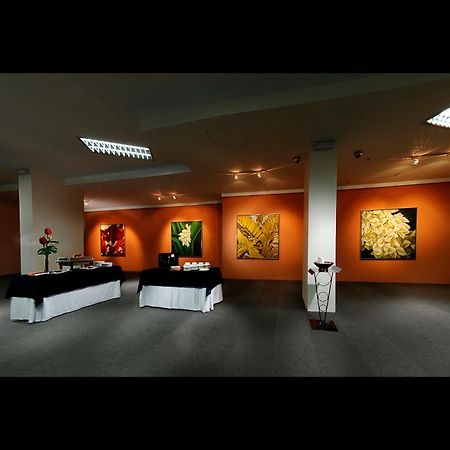 Abell Hotel Kuching Bagian luar foto