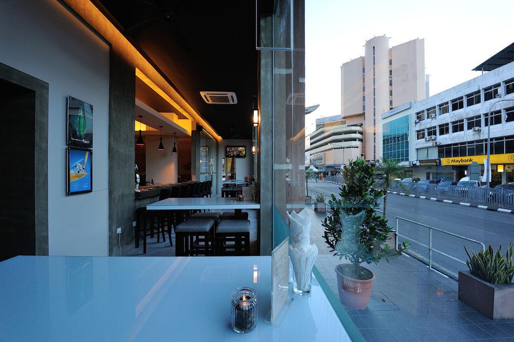 Abell Hotel Kuching Bagian luar foto
