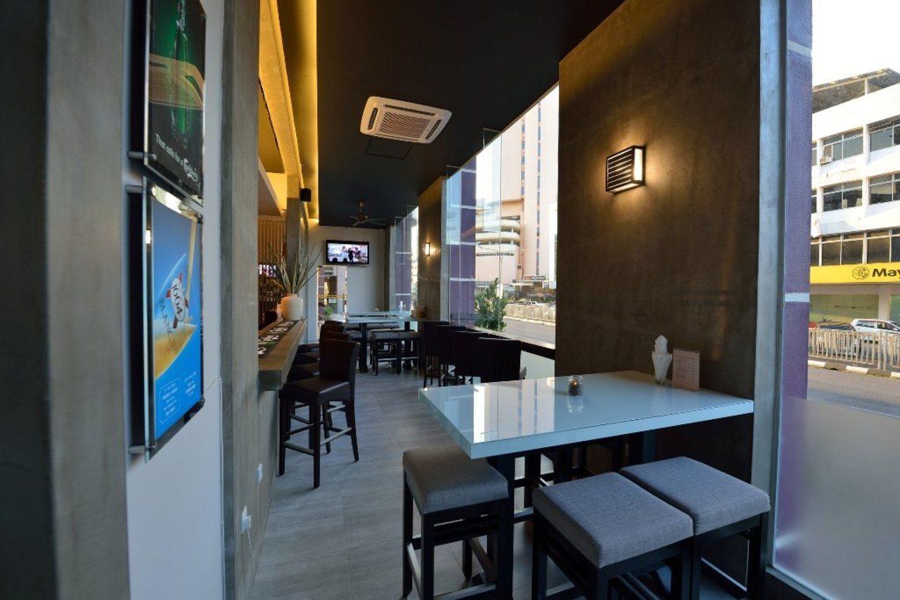 Abell Hotel Kuching Bagian luar foto