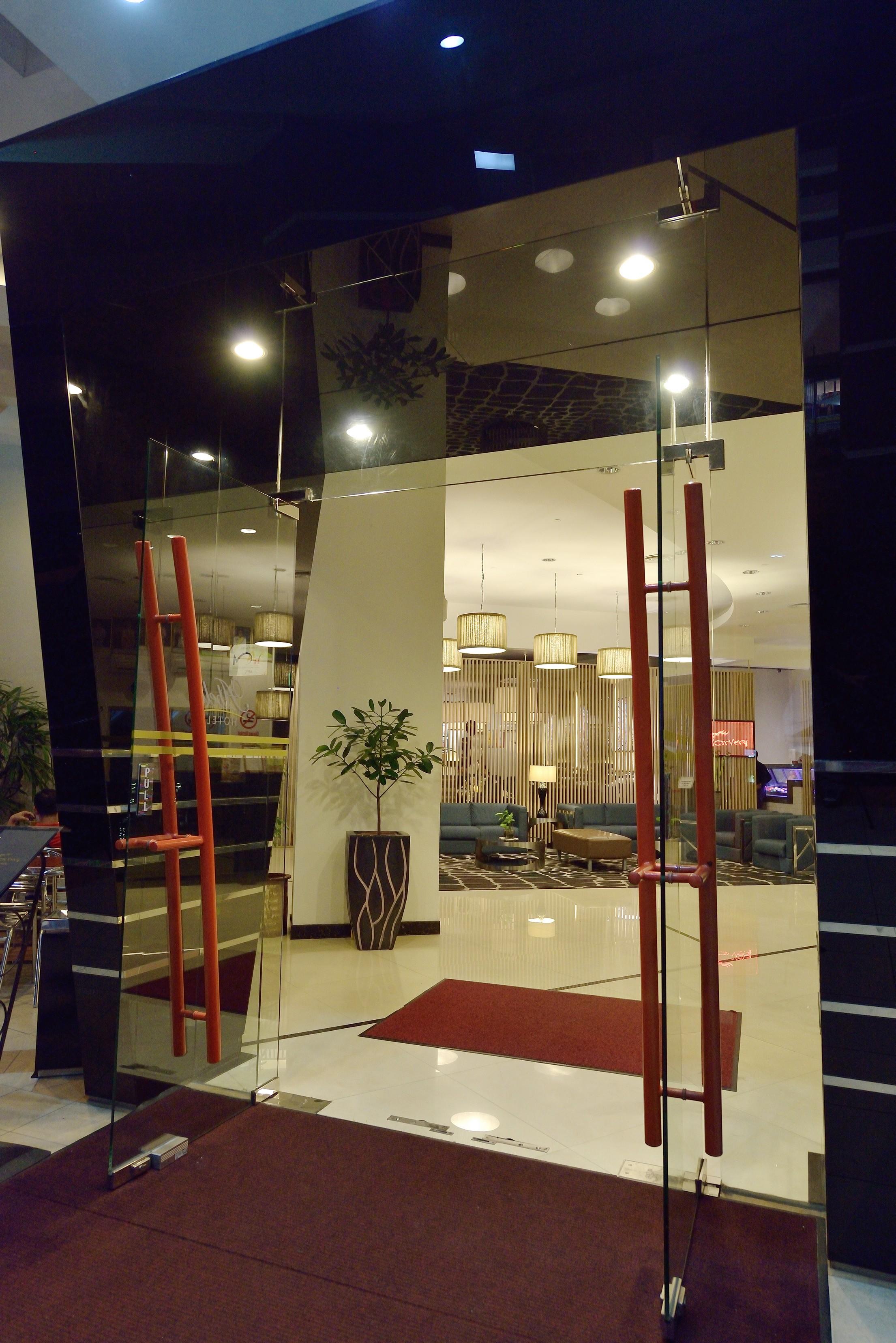 Abell Hotel Kuching Bagian luar foto