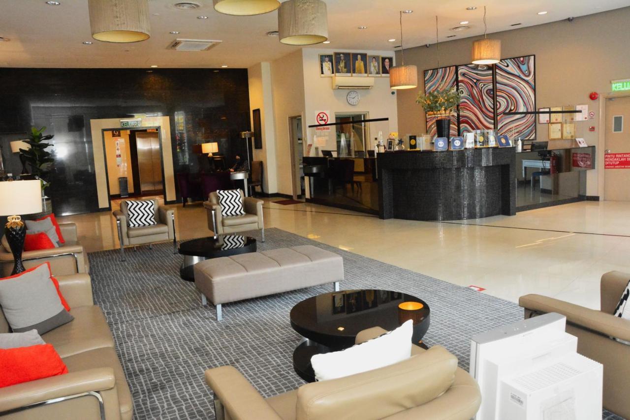 Abell Hotel Kuching Bagian luar foto