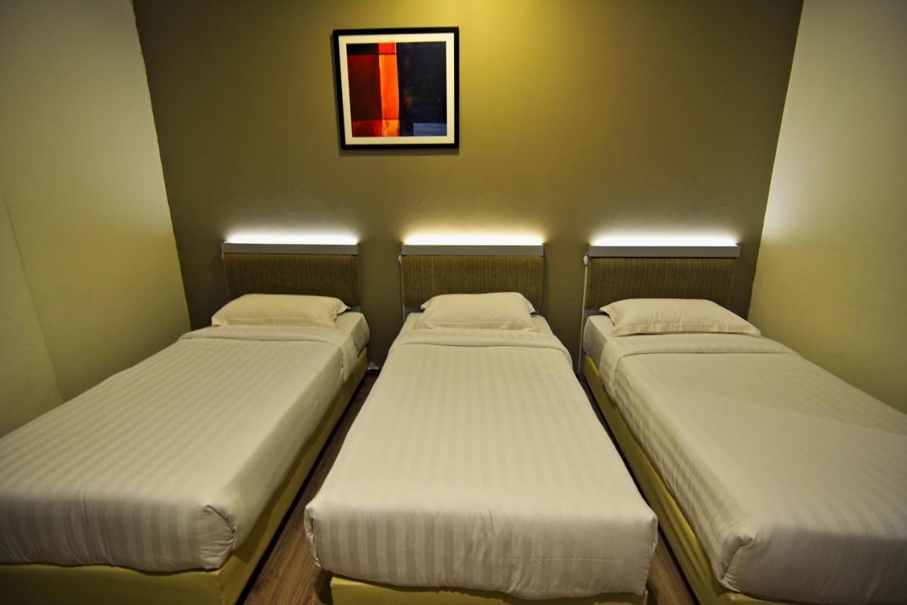 Abell Hotel Kuching Bagian luar foto