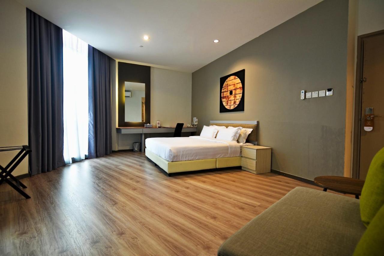 Abell Hotel Kuching Bagian luar foto