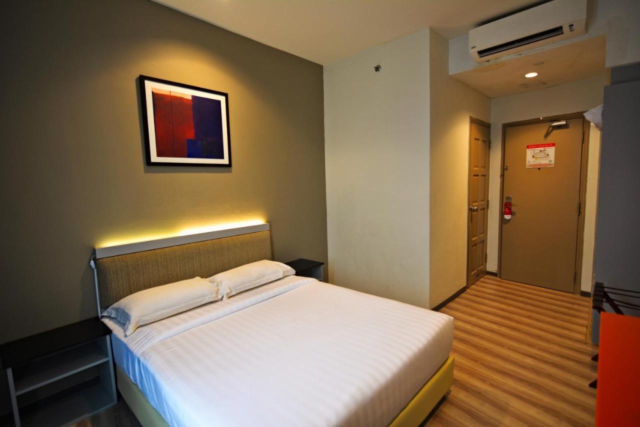 Abell Hotel Kuching Bagian luar foto