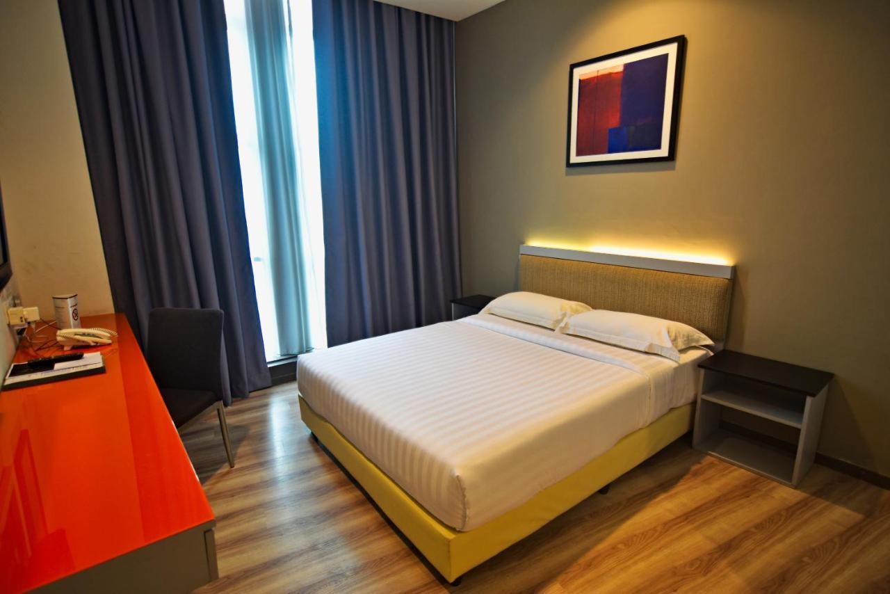 Abell Hotel Kuching Bagian luar foto