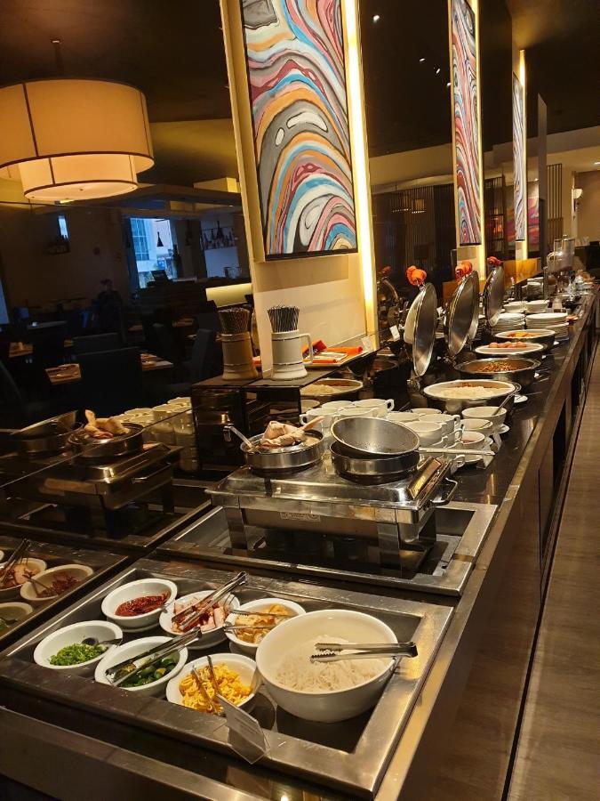 Abell Hotel Kuching Bagian luar foto