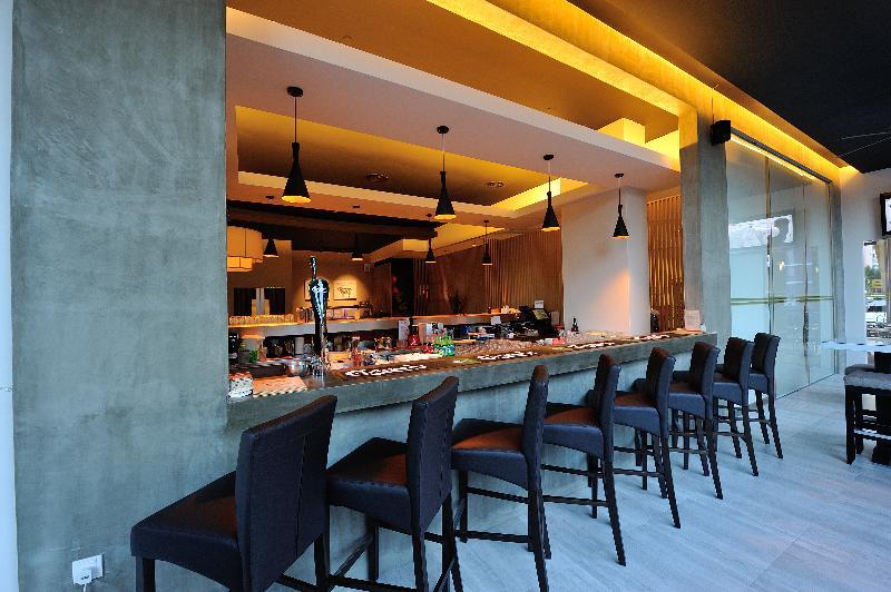 Abell Hotel Kuching Bagian luar foto